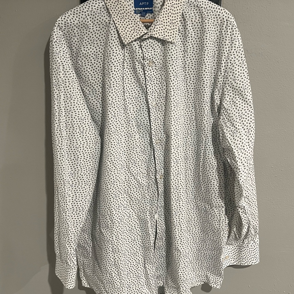 XXL APT 9 long sleeve shirt